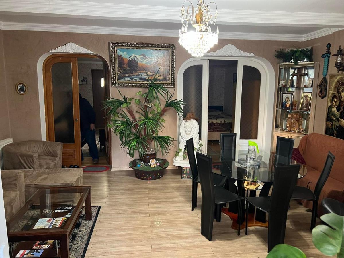 3 Room Flat In Tbilisi Esterno foto